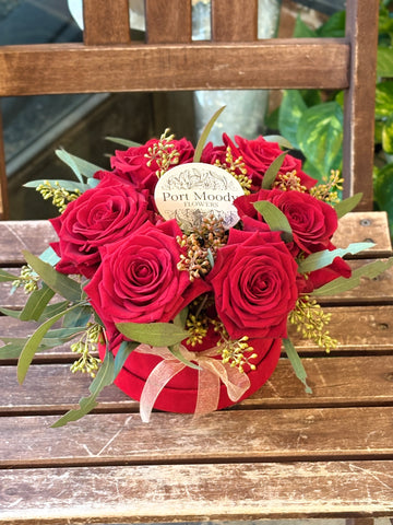 Half a Dozen Red Roses Hat Box