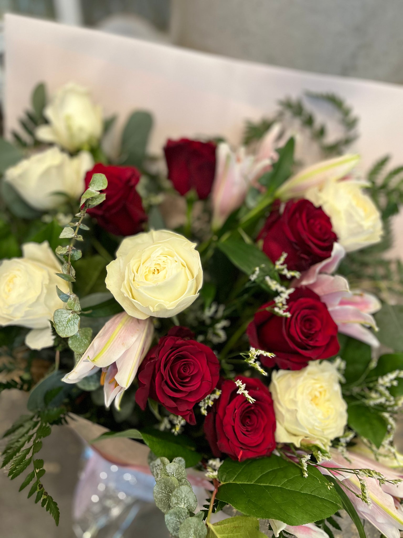 The Love Note Vase. Roses & Lilies